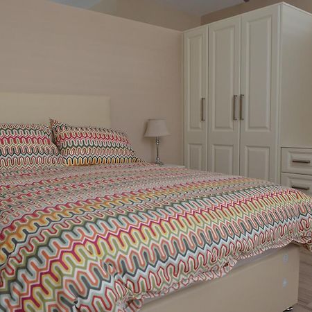 Blessings Studio Apartments 库特希尔 外观 照片