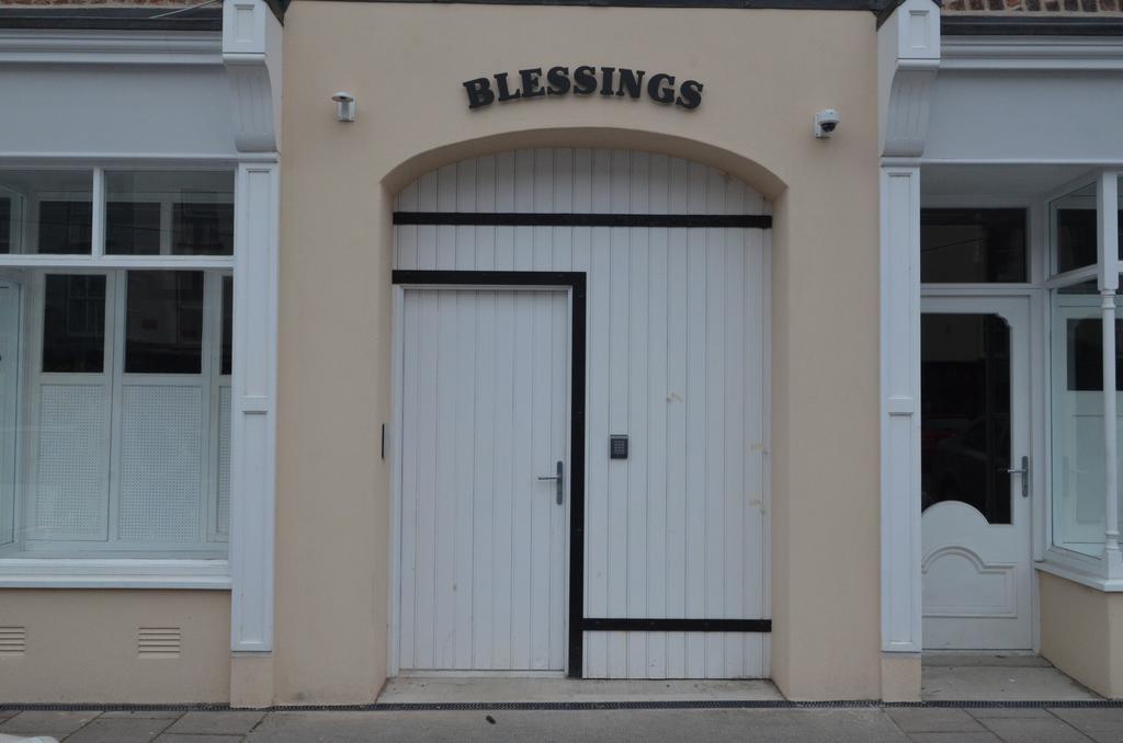 Blessings Studio Apartments 库特希尔 外观 照片